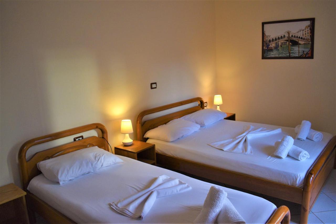 Hotel Villa Zeneli Sarandë Esterno foto