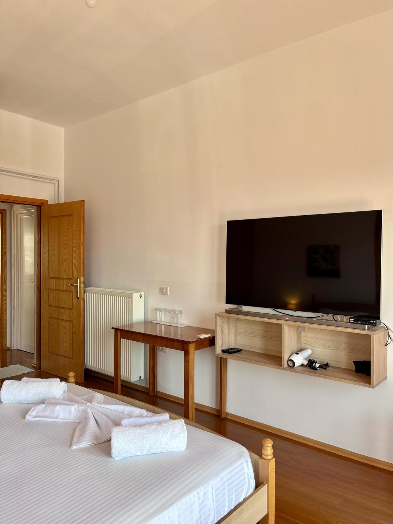 Hotel Villa Zeneli Sarandë Esterno foto